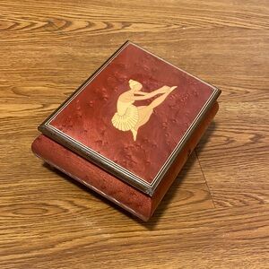 Elegant Girls Ballerina Musical Jewelry Box